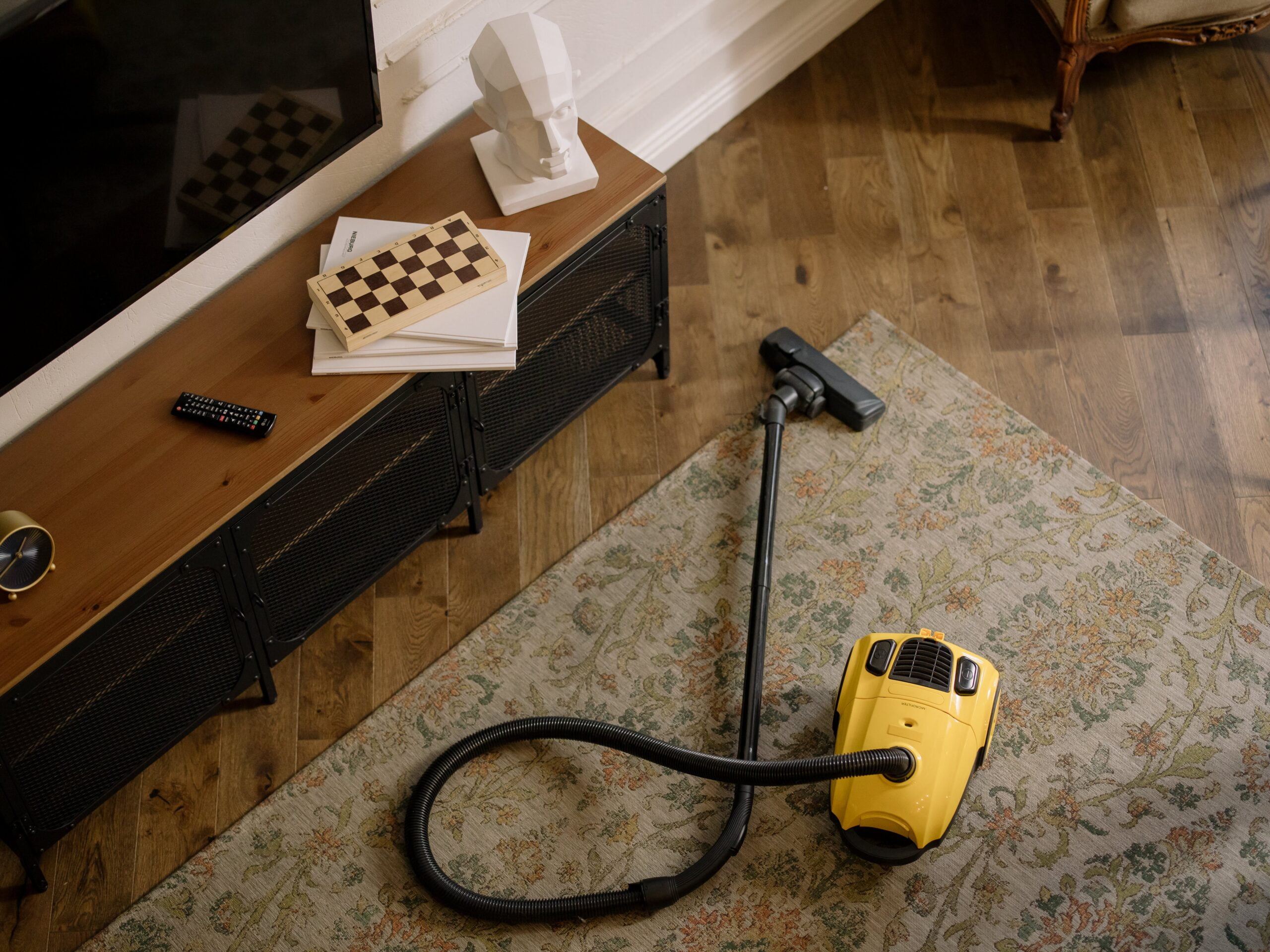 How to usa a vacuum cleaner for home