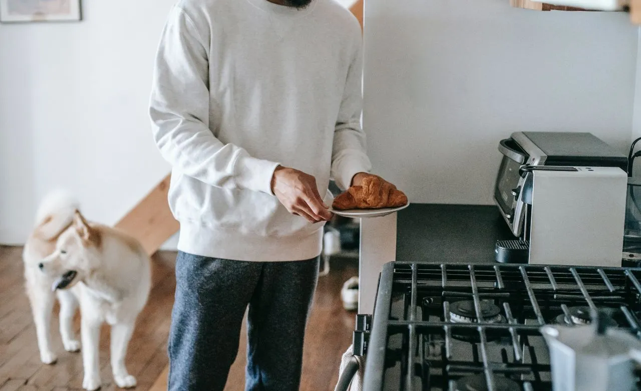 How do you use the microwave for the first time